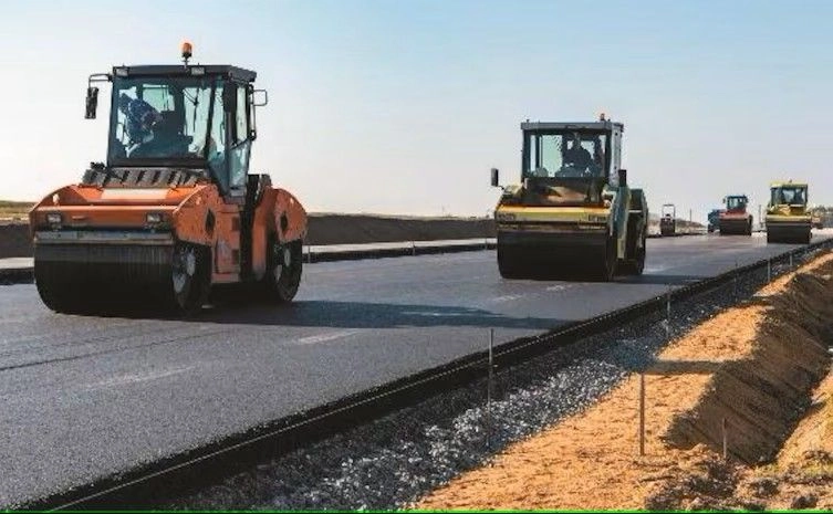 Road Work Equipment (Road / Concrete) Cutter Machine